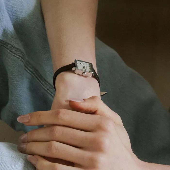 _Square Slim Leather Watch Black. MS-164S