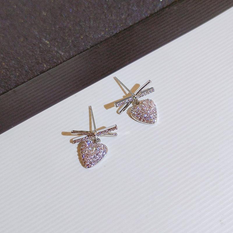 Diamond-inlaid Earrings  Small Radish Ear Clips  No Piercings Women's Earrings  Fashionable Earrings  Sweet and Cool Style Earrings  New Style