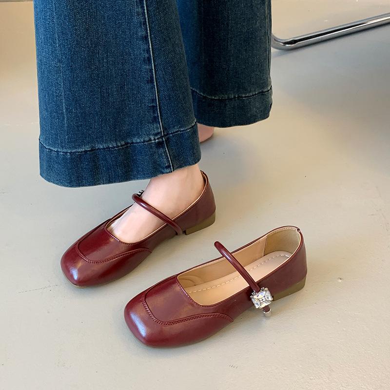 French Retro Shallow Mouth Flat Sole Shoes Women's 2025 New Autumn Skirt Fashion High Sense Mary Jane Shoes