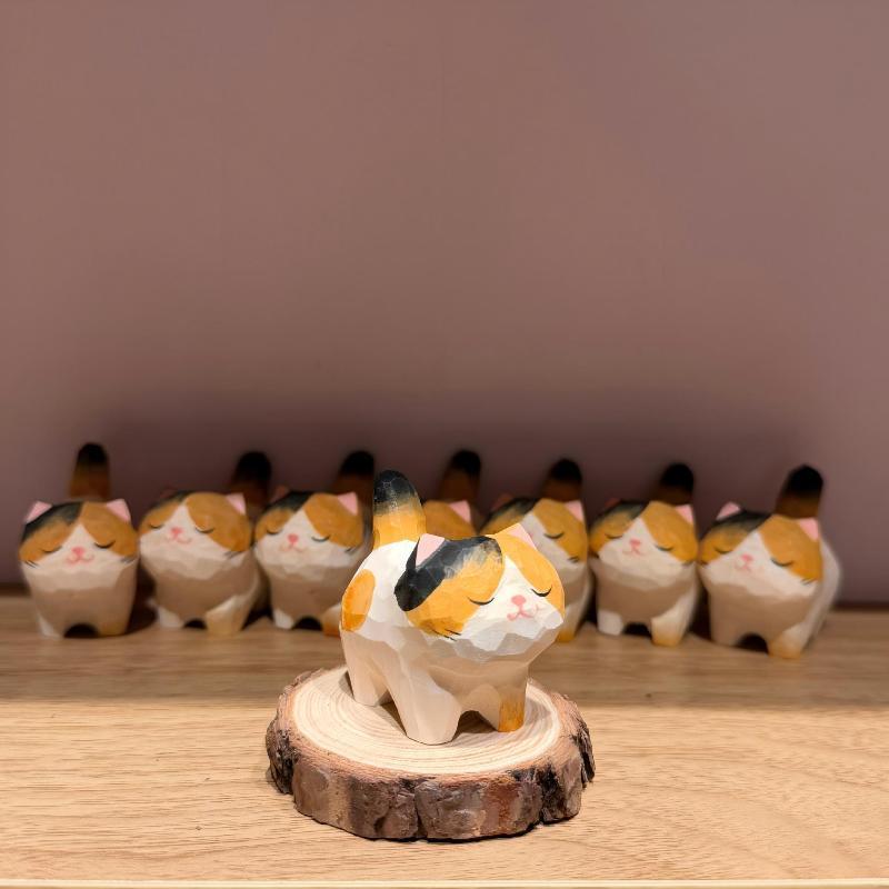 1Pcs Calico Cat Handcarved Wood Figurine Decorative Home Office Desk Ornament Special Gift for Cat Owners