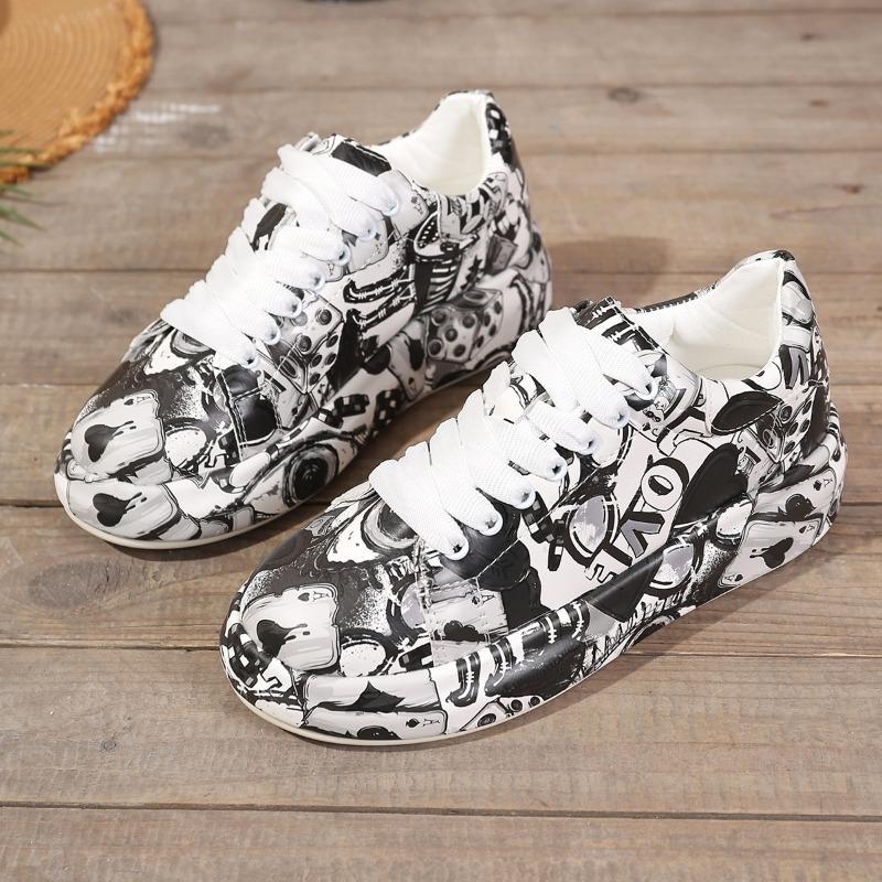 2025 New Arrival Oversized Sneakers with Colorful Letter Prints, Thick Soles, Lace-Up Round Toe, Sporty Style Women's Shoes