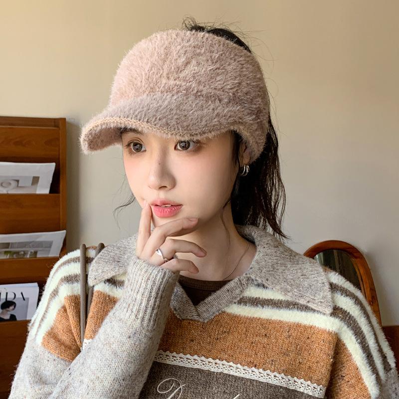 Autumn and Winter Fashion Face showing Small Plush Hat Korean Style Casual Warm Ear protecting Peaked Cap Versatile Baseball Cap