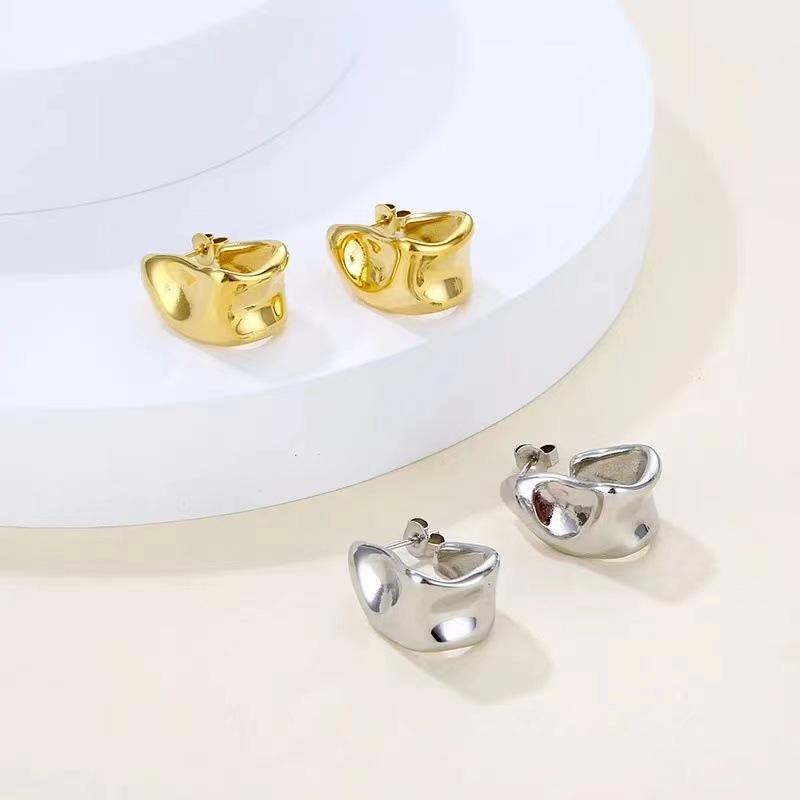 Metal Irregular Pleated Stud Earrings for Woman New Trendy Simple Gold Color Abstract Geometric C-Shaped Fine Earrings Zircon