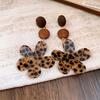 Silver needle resin wood chips leopard print round flower earrings retro Maillard style stud earrings personalized fashion temperament earrings