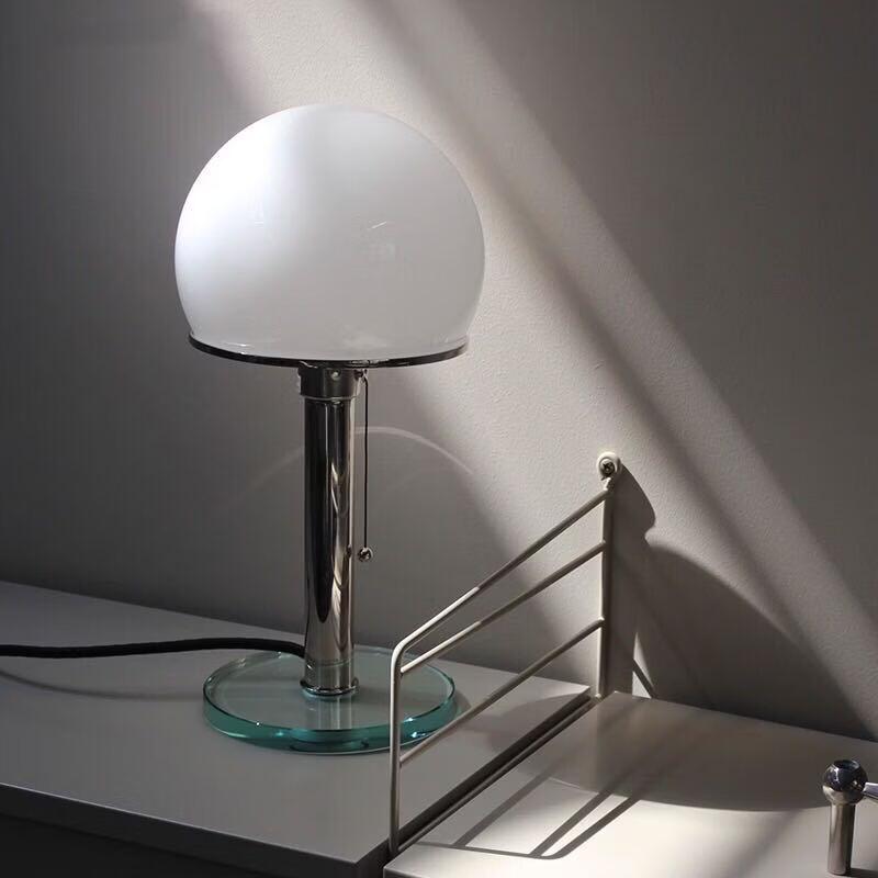 

Oeny Bedside Lamp