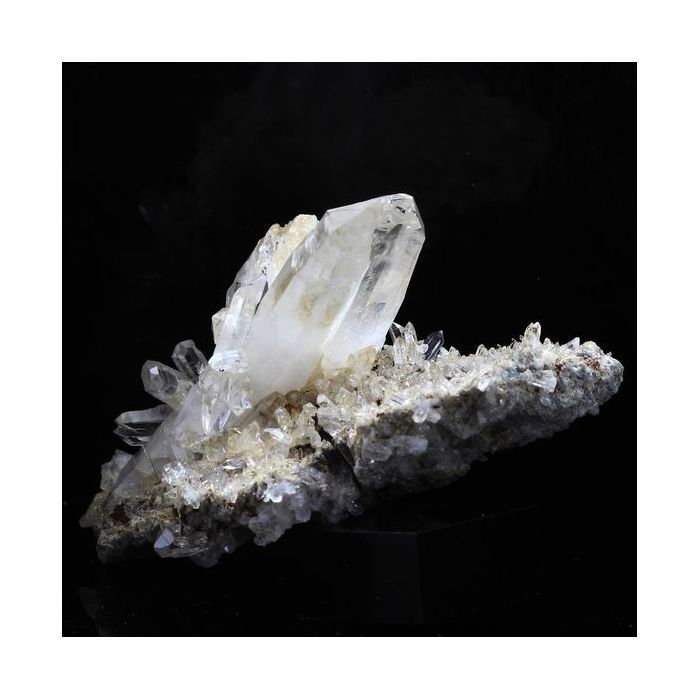 Pierres et Minéraux. Quartz Muzo. 260.5 ct. Vaulnaveys, Isère, France.