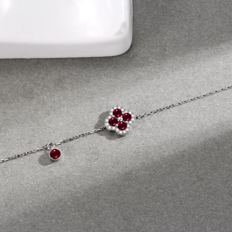 Favorite Four-leaf Clover Bracelet for Women, Niche Light Luxury Fashion Versatile Temperament, High Ins Style Gift for Women