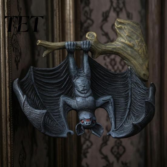 Festive Holiday Decor Halloween Bat Figurine, Resin Hanging Sculpture, Gothic Upside Distressed Retro Down Statue for Outdoor Garden Tree Yard Spooky