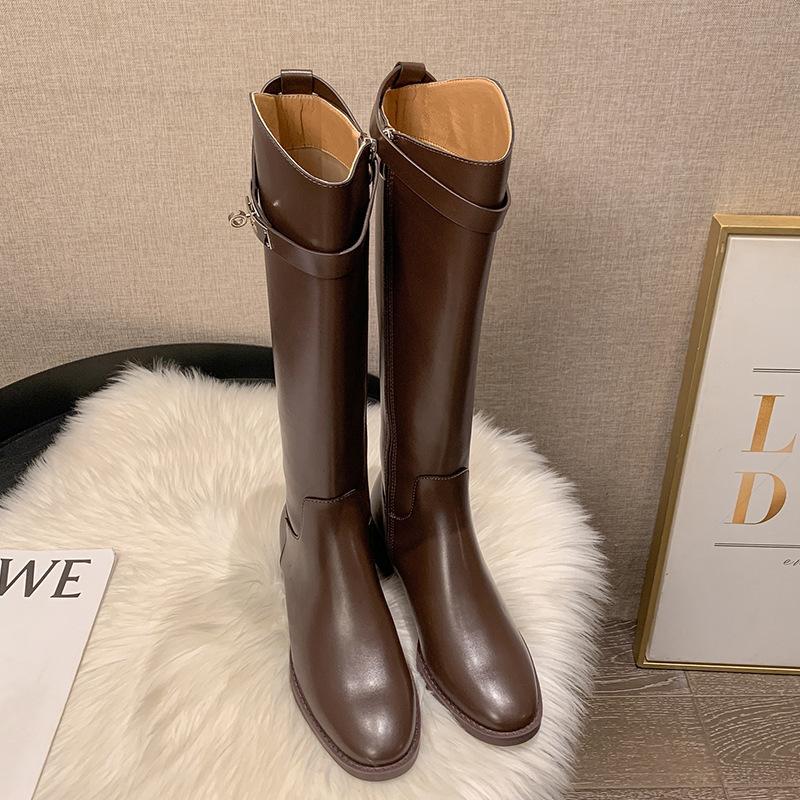 Nové dámské boty Nové dlouhé boty, ale kozačky nad koleno Podzimní a zimní rovné boty Hrubý podpatek přezka rytířský