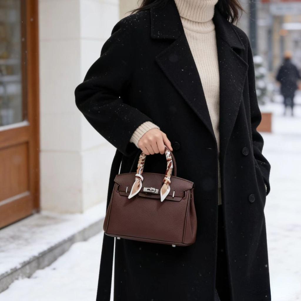 2026 Geantă Clasică Nouă din Platină Geantă cu Temperament Geantă de Umăr Crossbody pentru Femei Geantă pentru Femei Casual Portabilă Versatilă