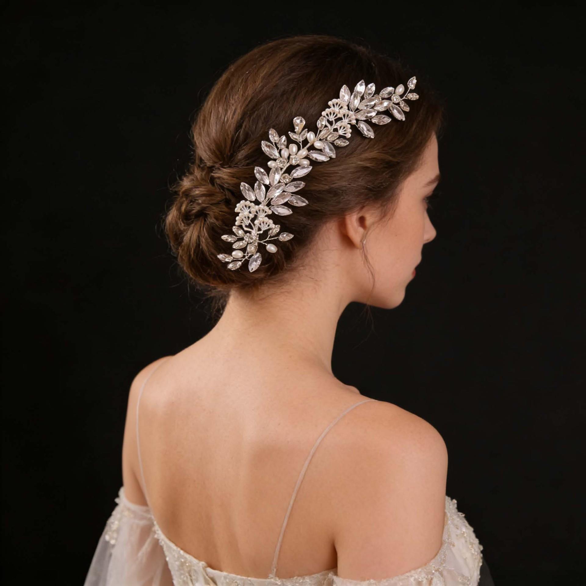 

2026 Bride Handmade Headband Headgear Fashion Alloy Rhinestone Pearl Disc Hair Wedding Dress Accessories 21*4CM серебряный