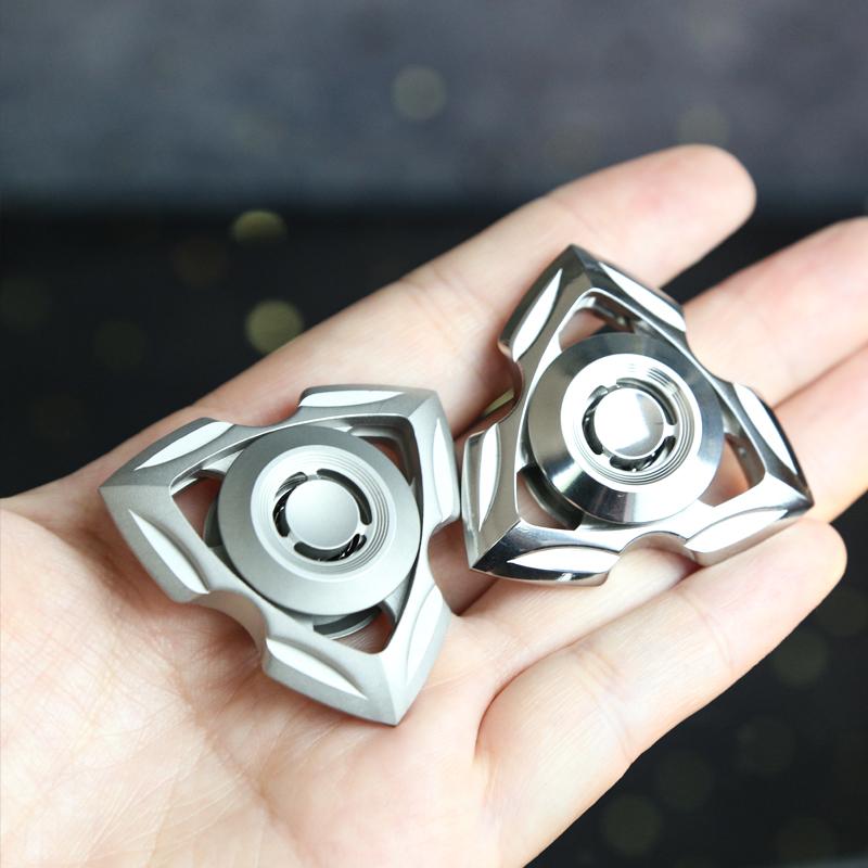 Giroscopio rotante in acciaio inossidabile per punta delle dita EDC Giocattolo antistress e per la decompressione Fidget per adulti con autismo Regalo di sollievo