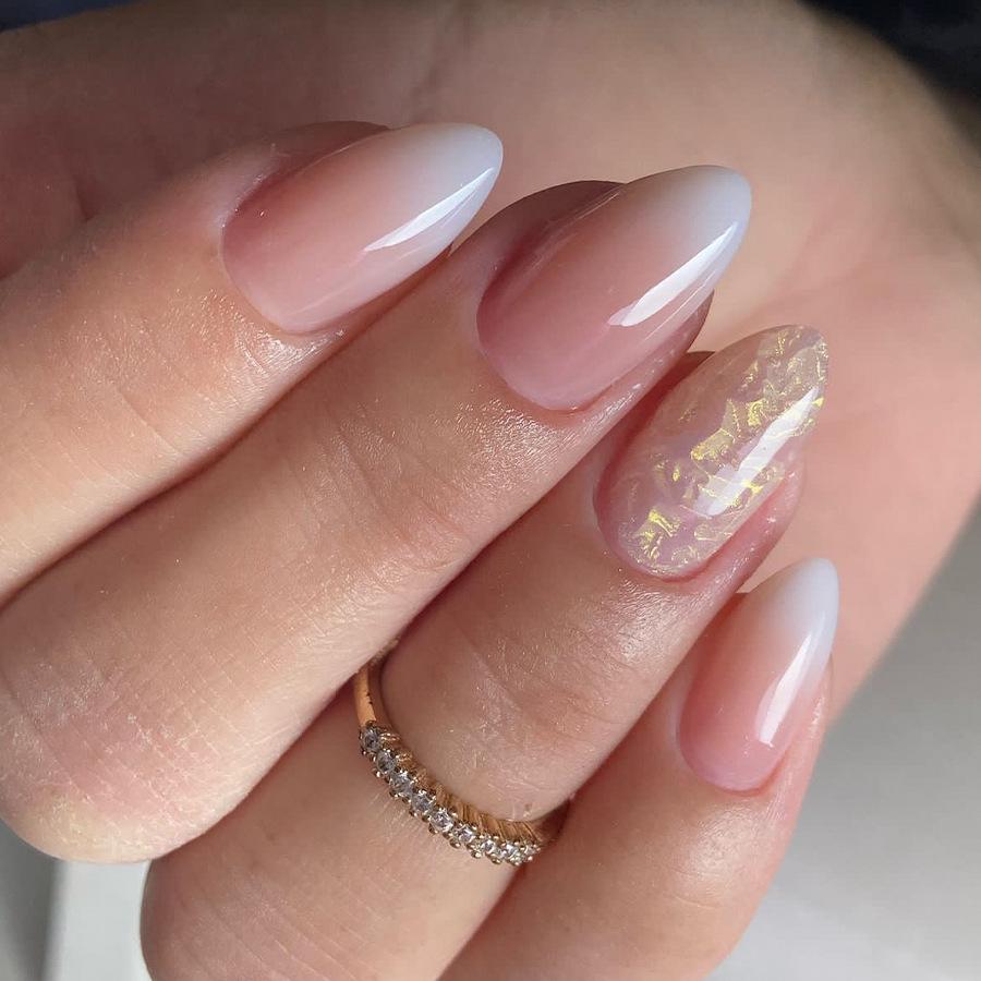

Almond-Shaped Gradient Glitter Manicure Patches - Press-On False Nail Tips