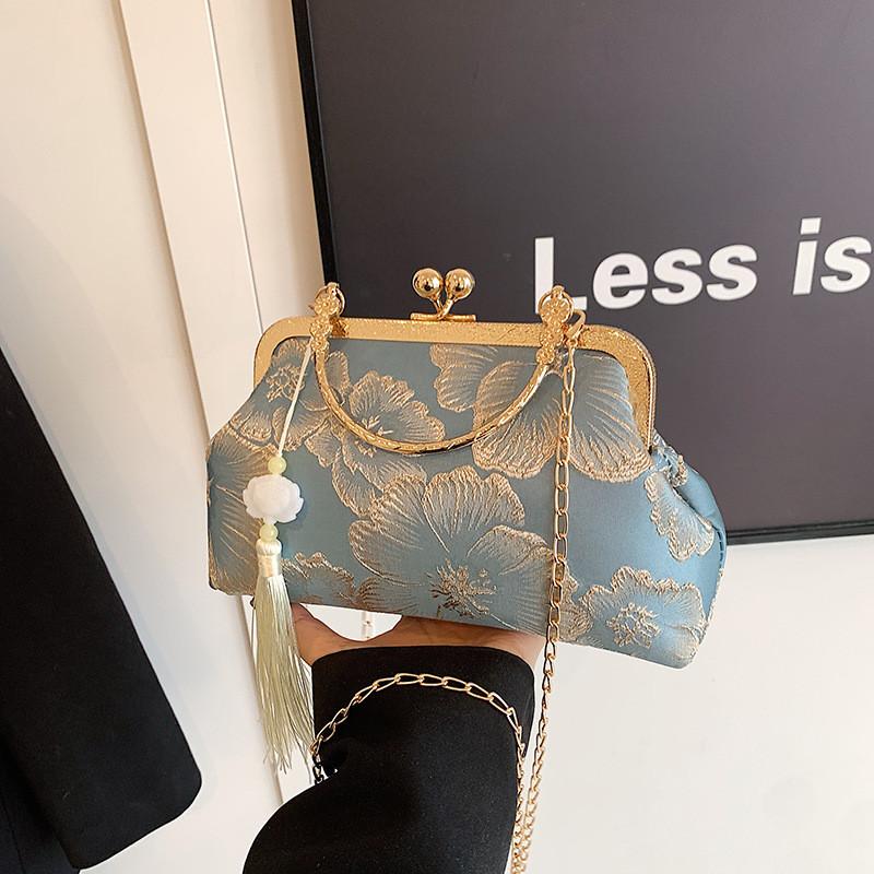 

Trendy Shell Silk 2024 Summer New Stylish Literary National Style Chain Single Shoulder Crossbody Handbag синій