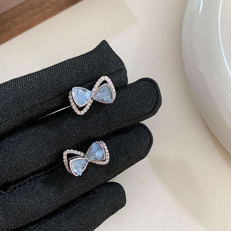 

Элегантные корейские серьги с голубыми бантиками и цирконами для женщин