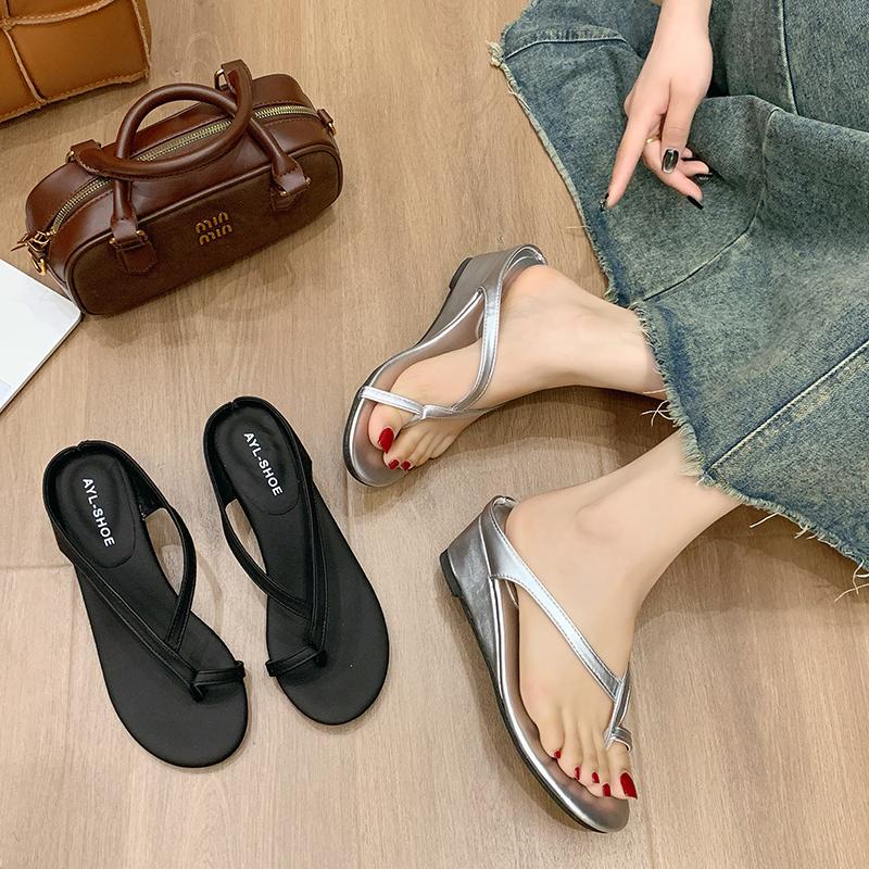 Fashion New Trends in Summer Wedges Women's Slippers Fashionable Narrow Band Women's Sandals Casual Slide High Heels Slide Flip Flops