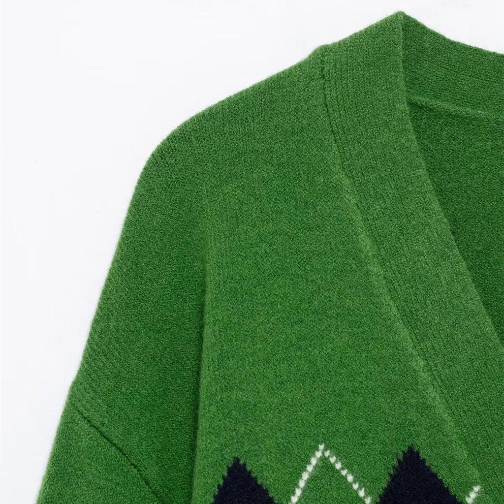 Spring 2025 Women's Fashion: Versatile Diamond V-Neck Knit Cardigan