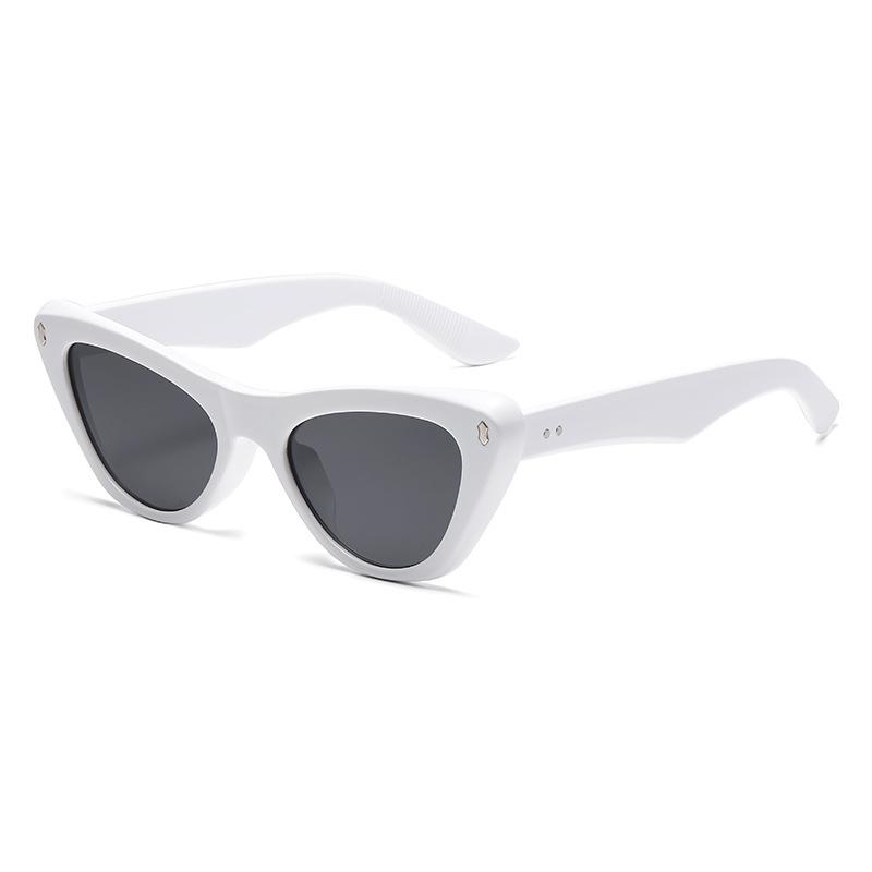 4702 Personalized Cat'S Eye Retro Sunglasses 2024 Fashionable Rice Nails Plain And Thin Glasses, Fashionable Street Sunglasses