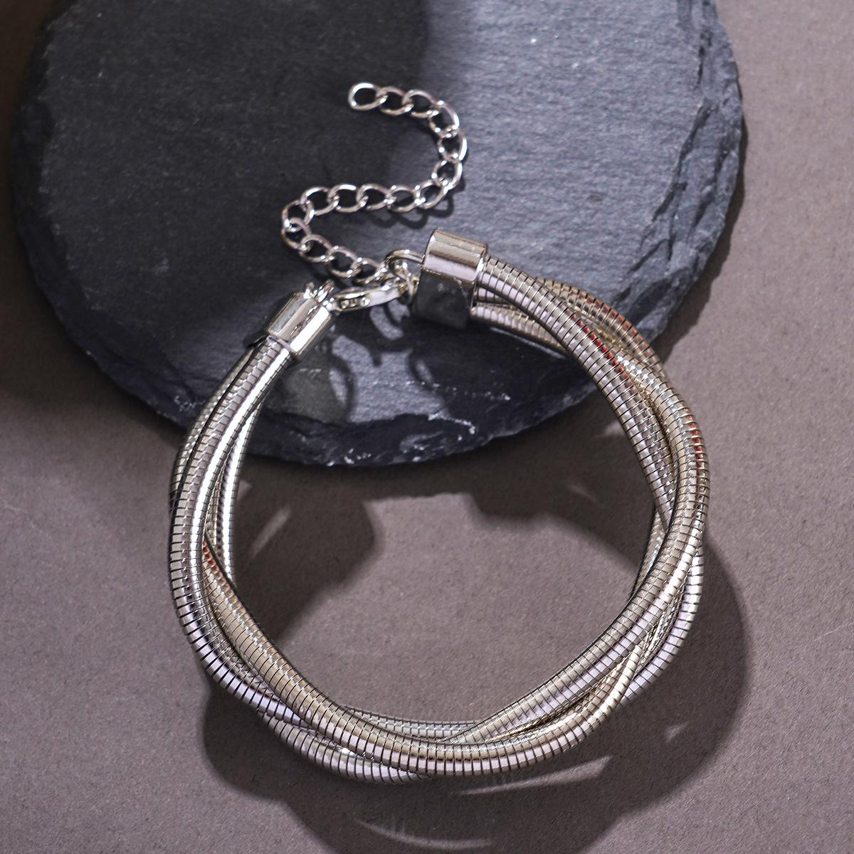 

Exaggerated Necklace Woman - Unique Snake Bone Multi-Layer Triple-Wrapped Ring-Shaped Metal Necklace