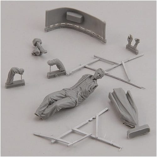 Royal Model 1/35 WWII German Infantryman Sleeping in an Easy Chair Resin Kit RM852 Molded in Color