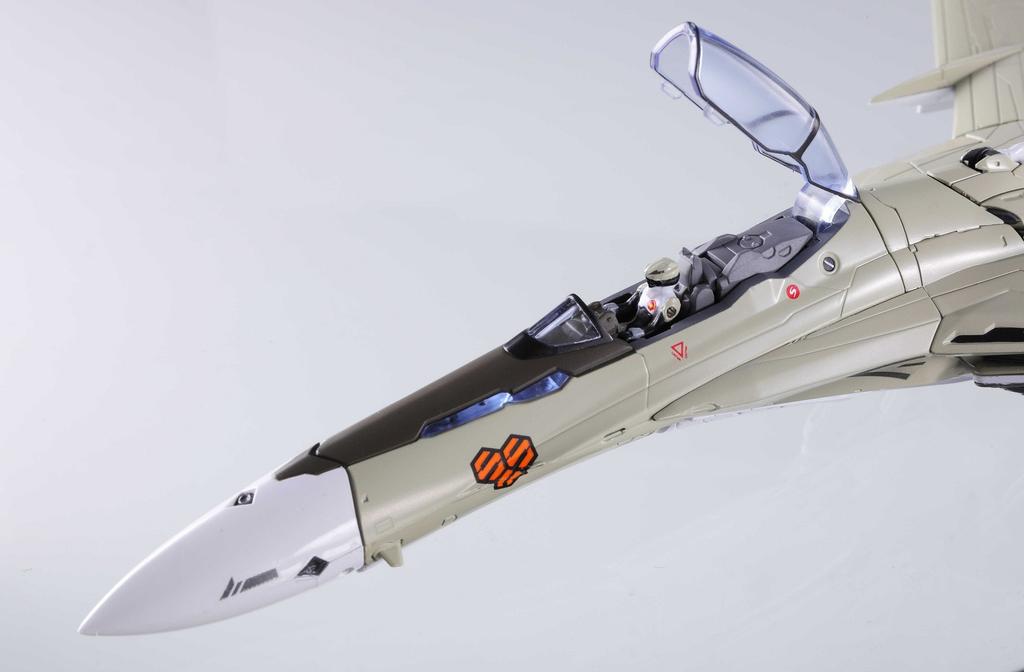 TAMASHII NATIONS DX Chogokin Messiah Valkyrie VF-25A (Standard Model)