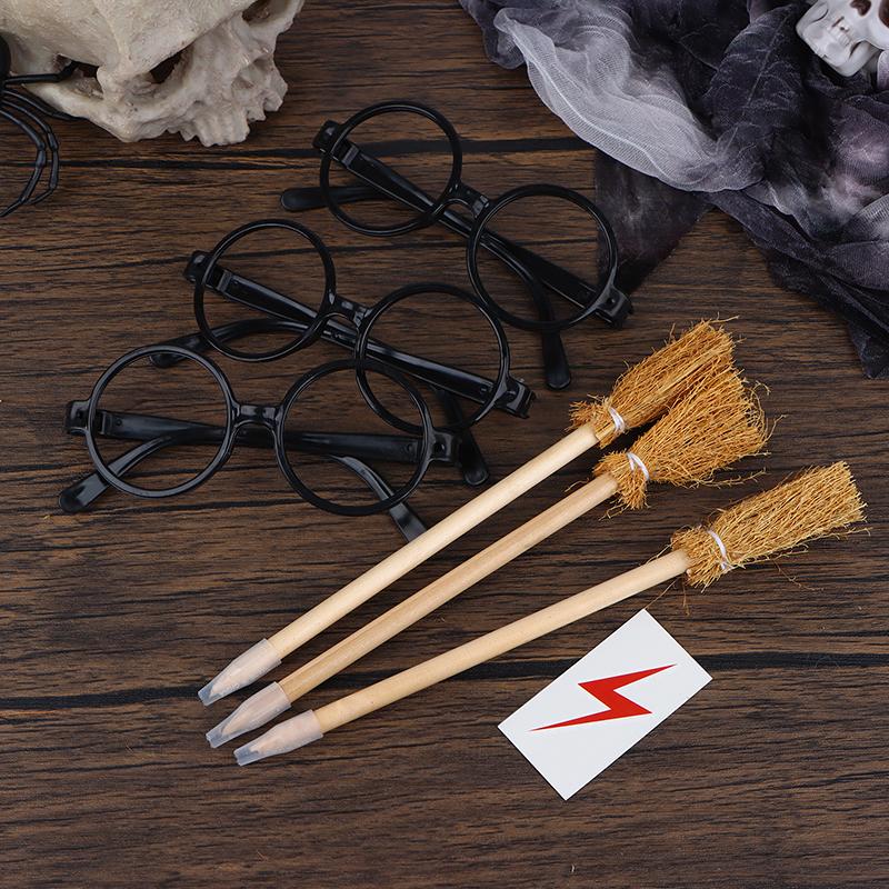45 ks/sada Tužky na hůlky Tetovací samolepky Smeták a brýle Čarodějnické párty dárky Čarodějské hůlky Tématické párty potřeby