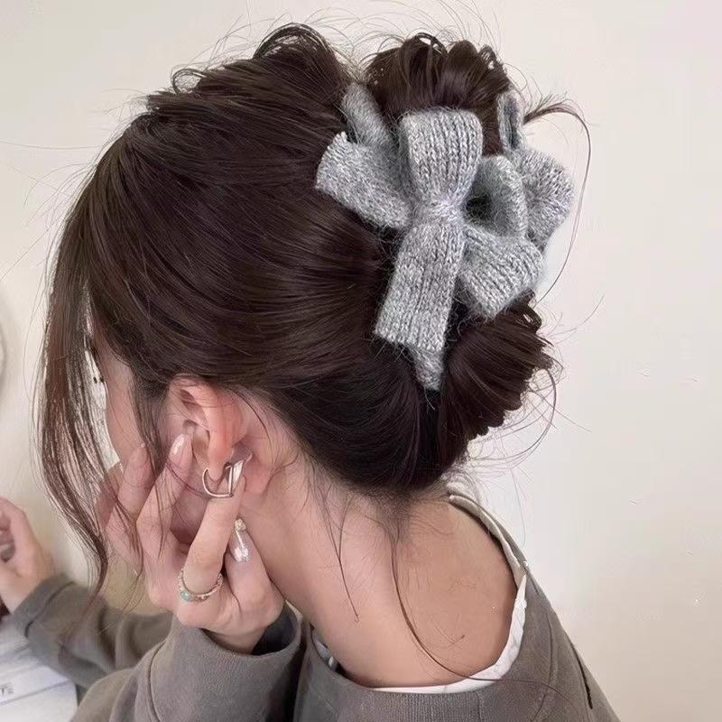 Herbst und Winter Plüsch Schleife Greifspange Wolle Krallenspange Einfache Gestrickte Schleife Plüsch Haarspange Handgefertigtes Haarschmuck für Frauen