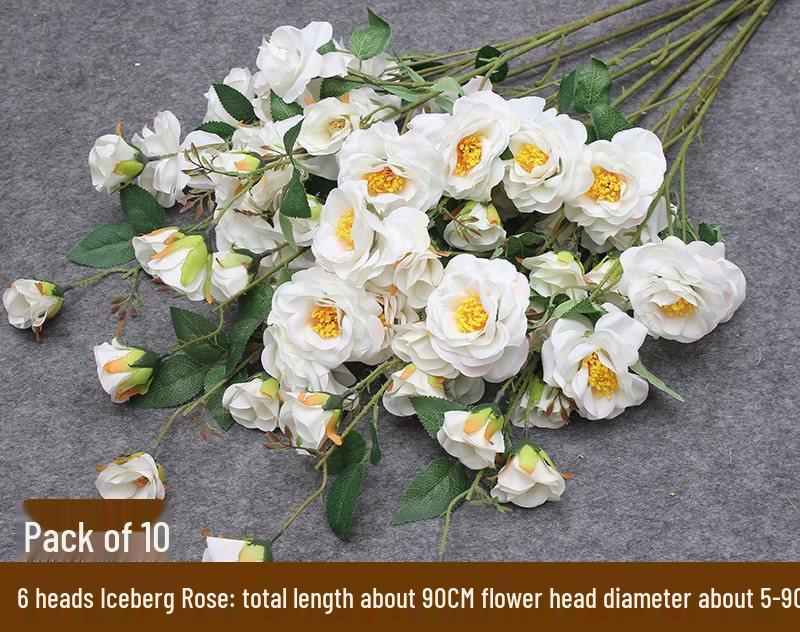 Weiße Blumendekoration für Hochzeiten Künstliche Straußornamente und Bogen-Requisiten