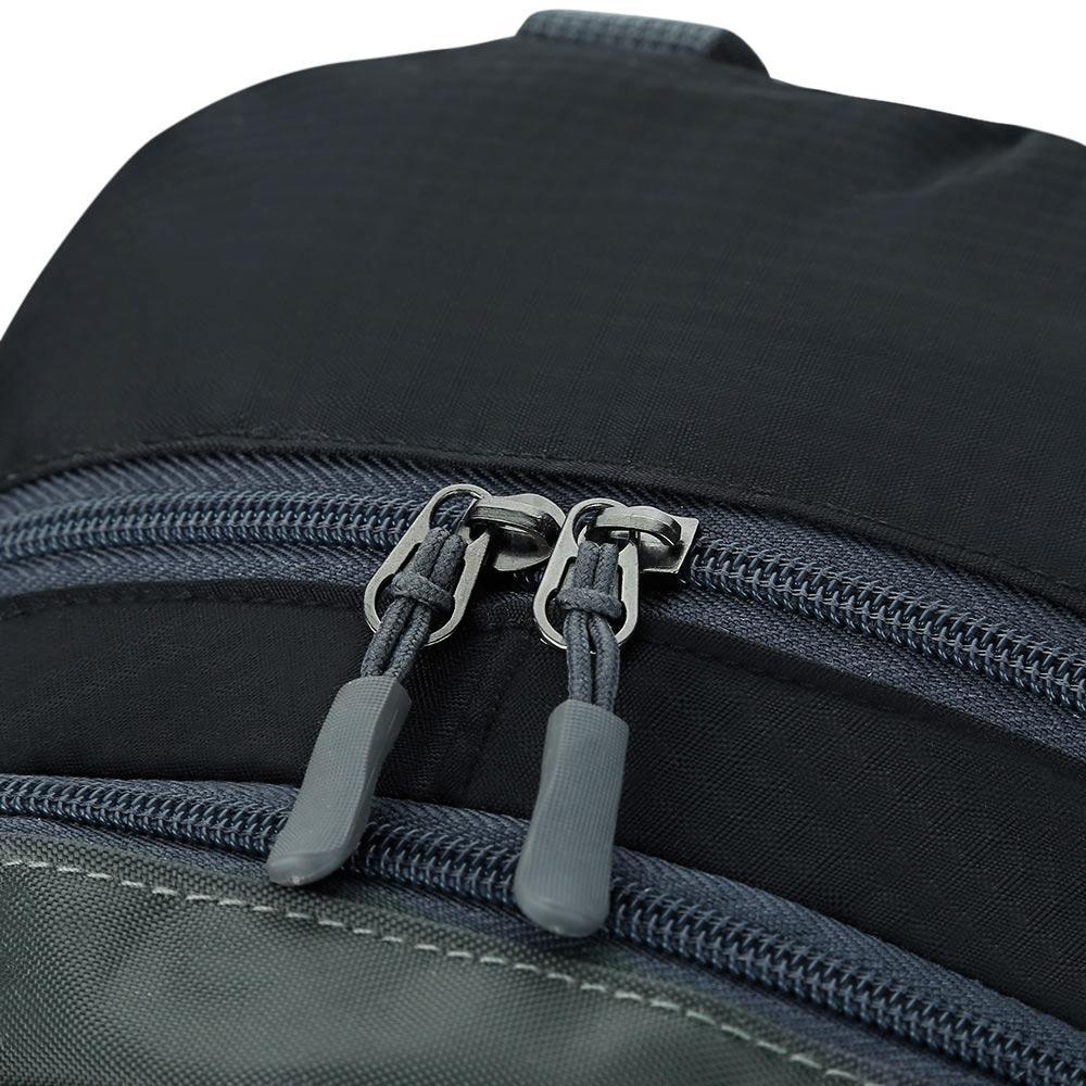 backpack with lockable zippers