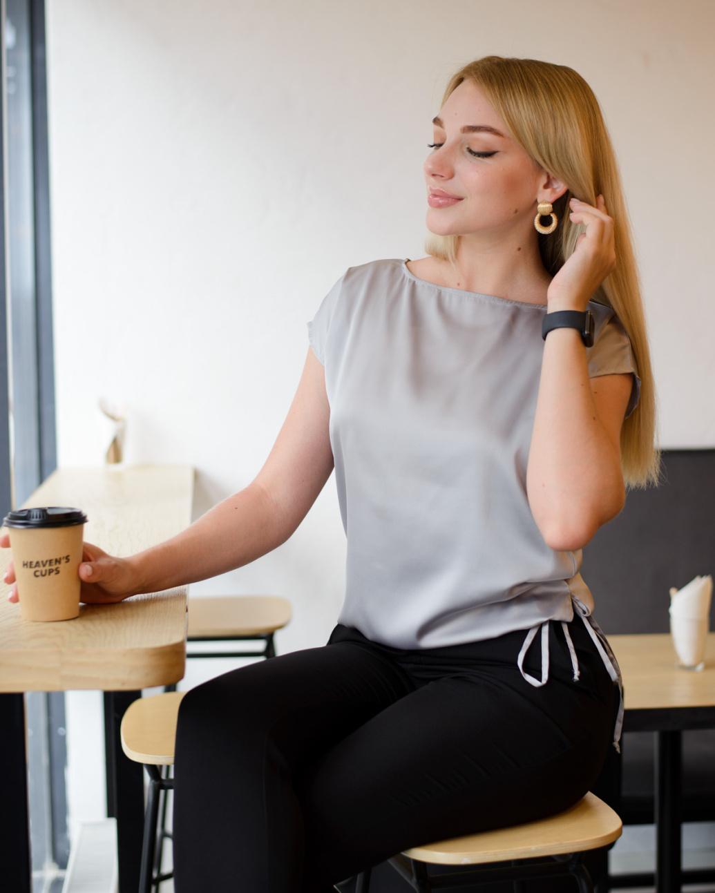 

Блузка зі шнурком однотонний Inedit 0107 XS сірий