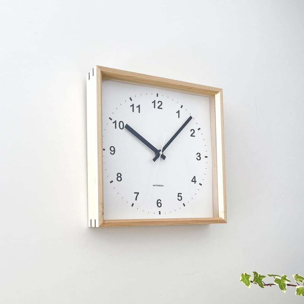 KATOMOKU Horloge Carrée Horloge Murale en Érable avec Seconde Continue H. km-37HM Main, Env.. 25,7 cm (Quartz)