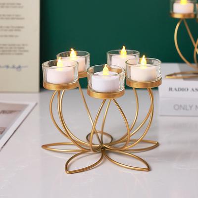 1PC Multi-cabeça à prova de ferrugem Candlelight Dinner Props Decoração de mesa Castiçal de ferro