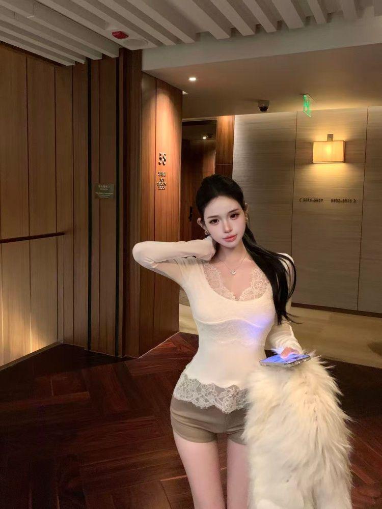 Women's Slim Fit Lace Patchwork V-Neck Long Sleeve Waist-Cinching Apricot Top - Autumn/Winter