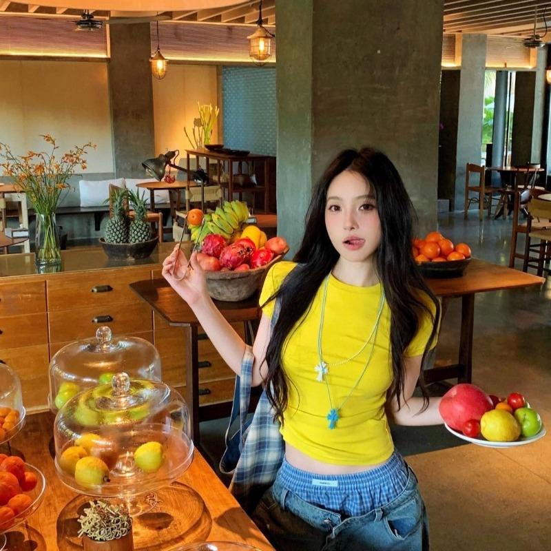 Women's Slim-Fit Crew Neck Short Sleeve T-Shirt Casual Daily Bodycon Basic Top Soft Comfortable Tee