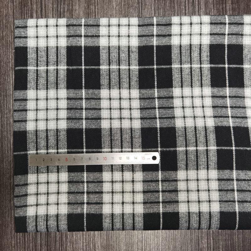 Spot Color-Woven Plaid Jacquard Fabric for Children's Autumn/Winter Brushed Polyester-Cotton Shirts