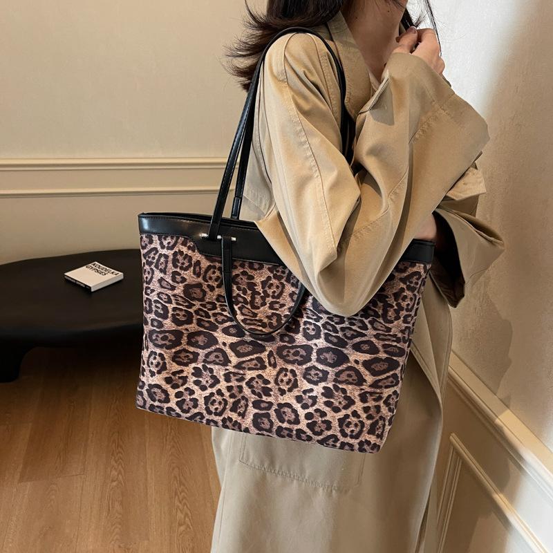 Women's bag retro leopard print bag trendy handbag 2025 new shoulder bag large capacity tote bag