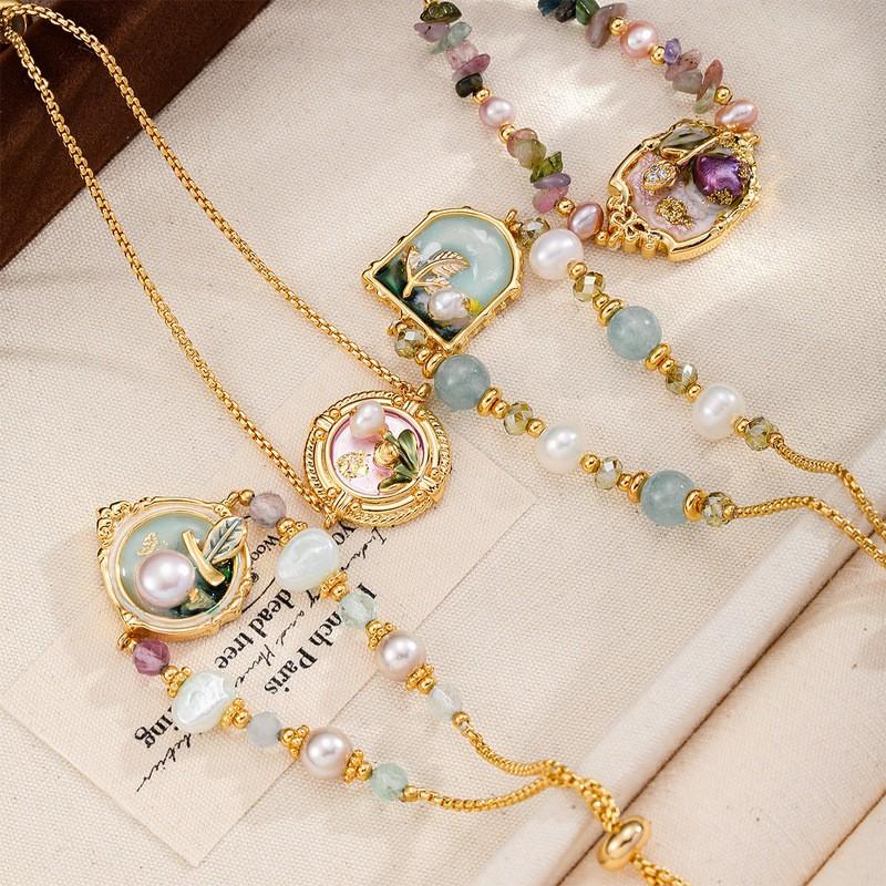 Elegant Floral Freshwater Pearl Bracelet With 18K Gold Plated Copper Natural Stone Women Stretch Design