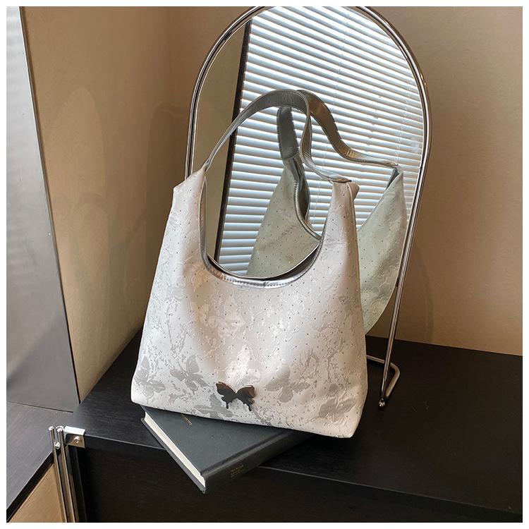 Bag women's large-capacity new summer versatile shoulder underarm bag casual butterfly commuter tote bag