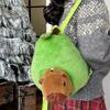 Capibara Kawaii con Mochila de Aguacate Dibujo Animado Muñeco de Peluche Capibara Peluche Creativo Bolsa de Frutas Cojín Esponjoso Almohada Regalo de Cumpleaños
