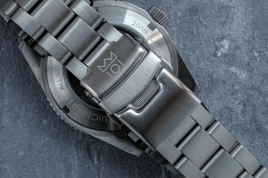 Hyakuichi 20 ATM Water Resistant Dive No White [HYAKUICHI 101] MODEL.19 Watch, Mechanical, Date,