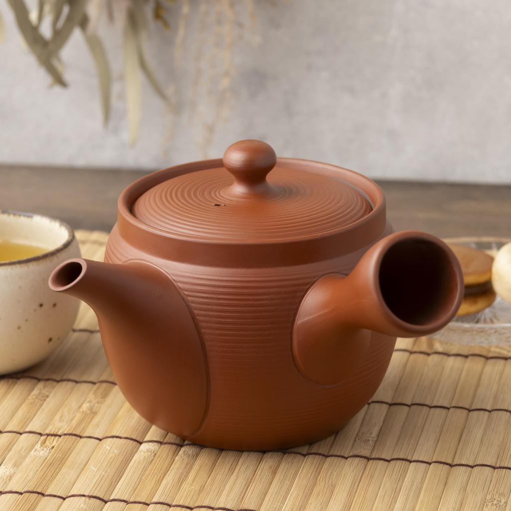 Tokoname Ware Teapot, Shogama Kiln, Vermilion Line Pattern, 600ml, with Refreshing Mesh, for Deep-steamed Tea, Roasted Green Tea, and Brown Rice Tea,