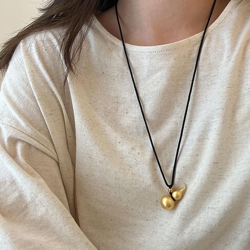 Elegant Women's French-Chinese Gourd Metal Choker Necklace - Luxury Fashion Versatile Sweater Chain