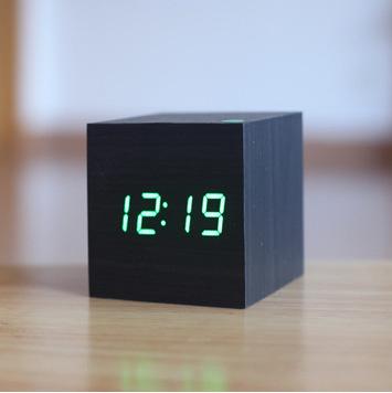 LED Wooden Clock Desktop Silent Electronic Alarm Clock Home Ornament Clock USB Dry Battery Dual-purpose Alarm Clock