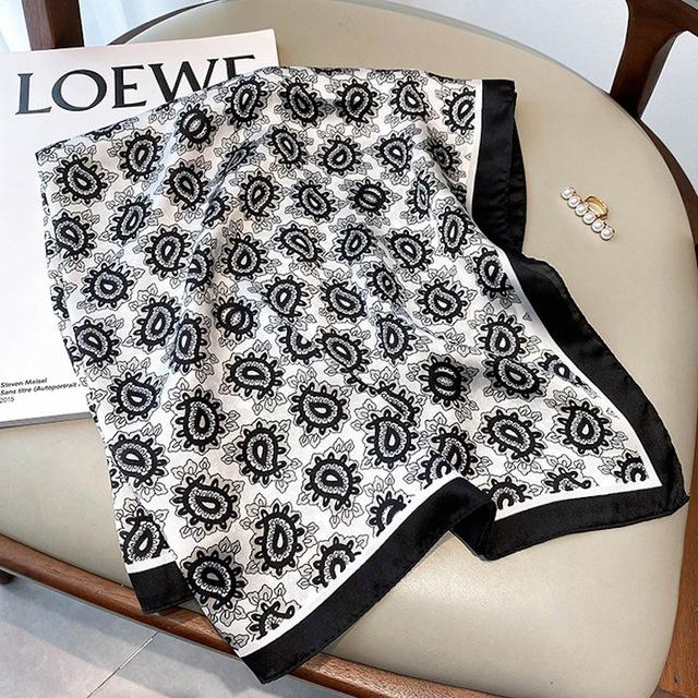 Neue 70*70cm Silk Satin Haar Schal Frauen Taschentuch Gedruckt Weibliche Quadratischen Kopf Bandana Kleinen Hals Schalldämpfer hijab Dame Mädchen