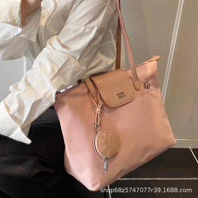 Bolsa Tote Casual Feminina de Grande Capacidade Feminina 2025 Nova Simples e Fashionável Bolsa de Ombro Nylon Bolsa de Axila para o Dia a Dia