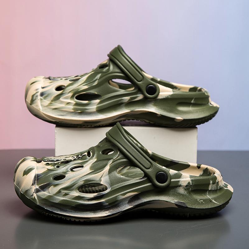 Fashion Claccis Men Slippers 2025 Men Summer Beach Shoes Women Outdoor Shoes Camouflages Slide Sandals Summer Couples Garden Clogs