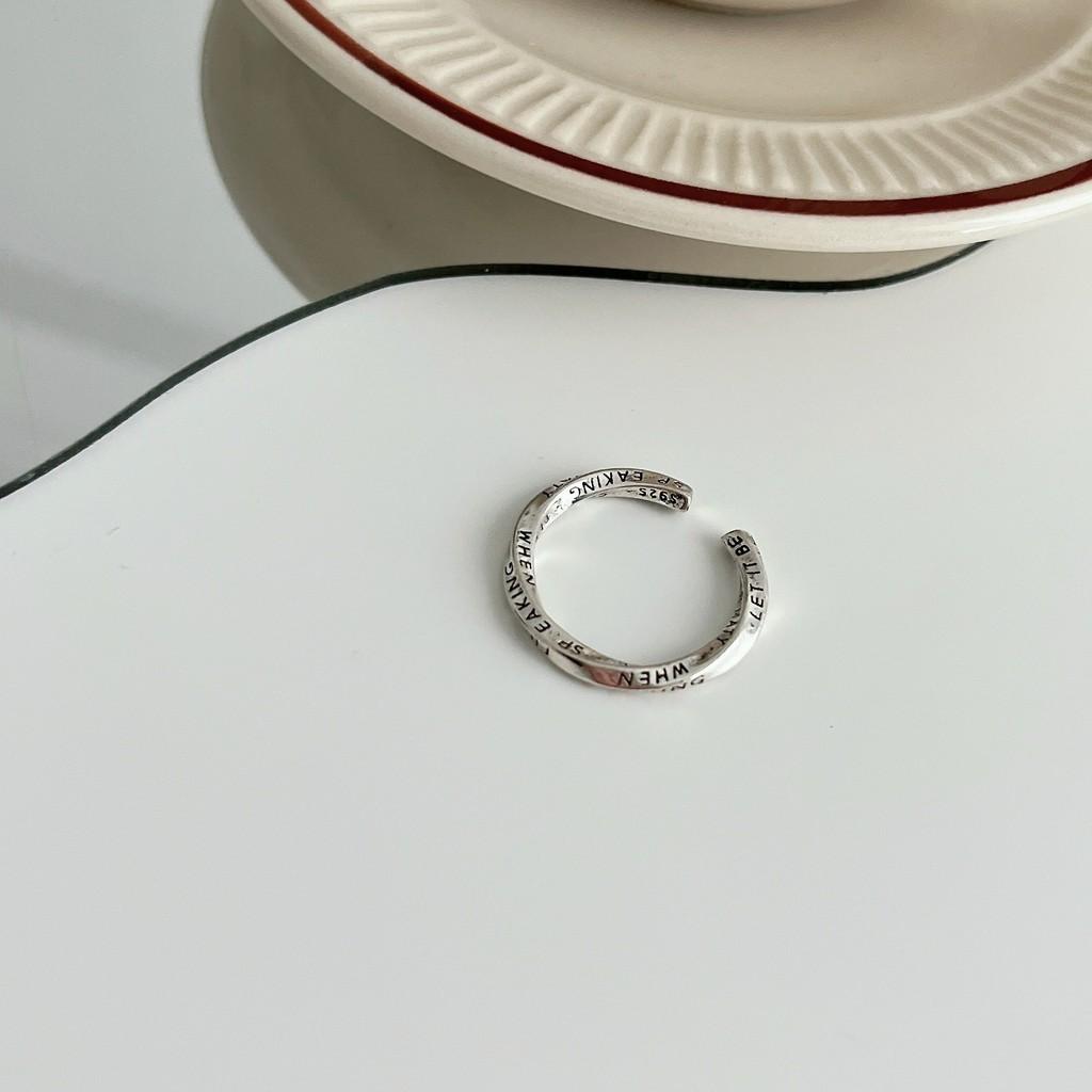 

2022 Stunning Vintage Style Silver Mobius Ring Unique Geometric Jewelry Womens
