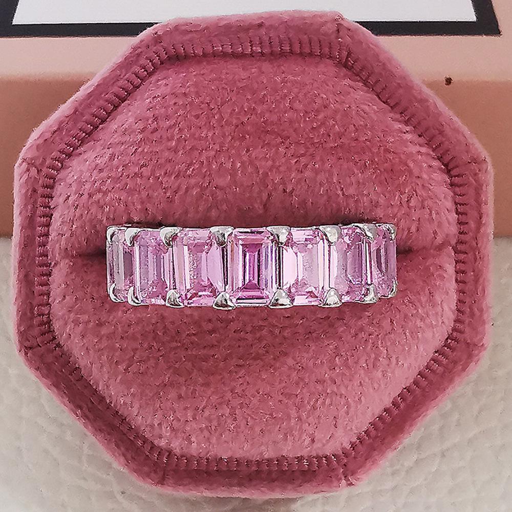 Luxury Zircon Gem Diamond Band Ring with Niche Appeal