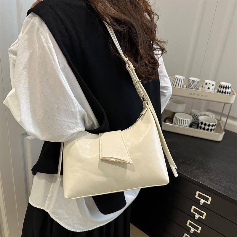 Solid color soft surface underarm bag women's new fashion trendy personality simple shoulder bag versatile messenger bag