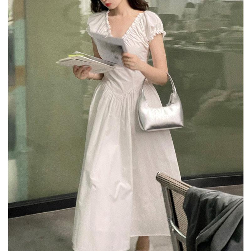 Sommerkleid mit V-Ausschnitt, Strandurlaub, Freizeitkleider